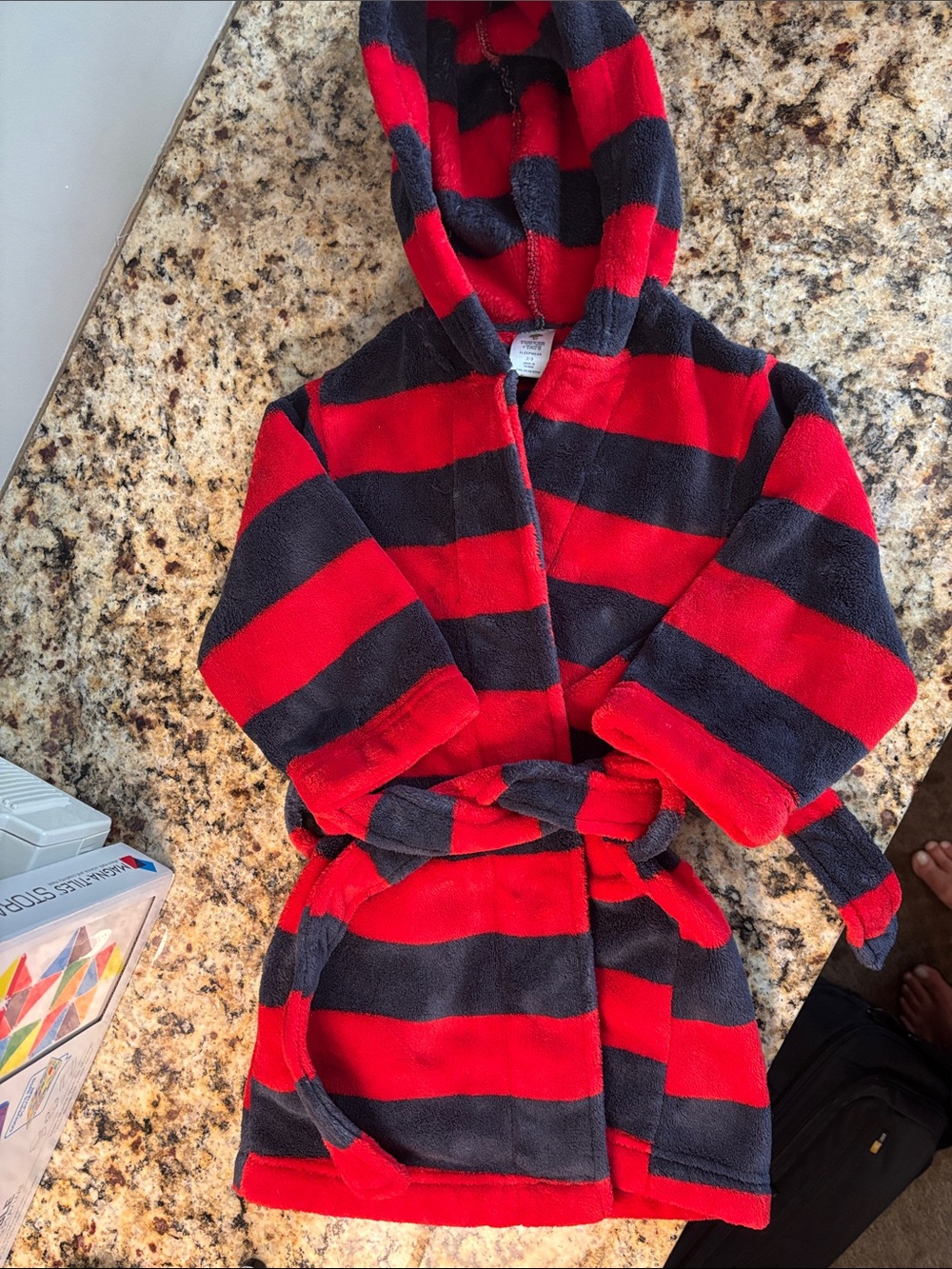 Tucker + Tate Red & Navy Striped Plush Child/Toddler Robe Sleepwear Size 2/3